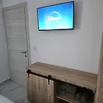 Helios With Pool Access In Erato Complex Paralia Ofriniou Appartement