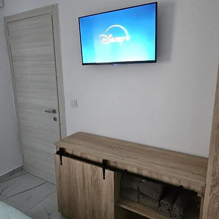 Helios With Pool Access In Erato Complex Paralia Ofriniou Appartamento