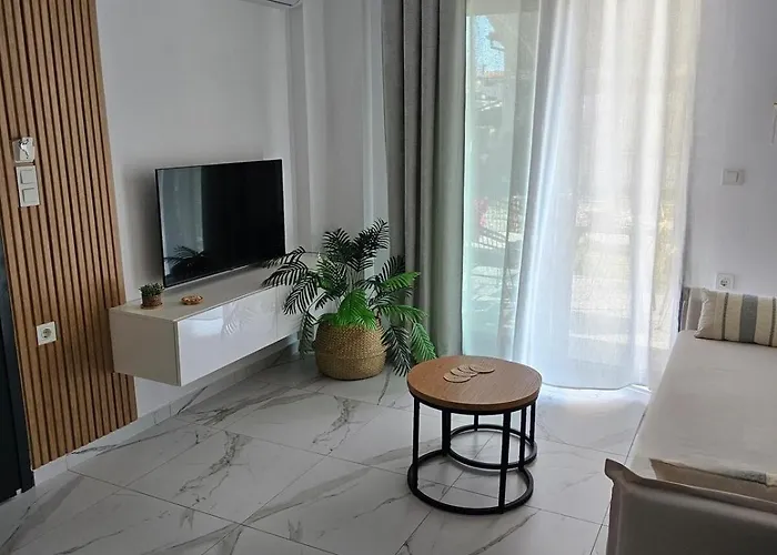 Helios With Pool Access In Erato Complex Paralia Ofriniou Apartamento